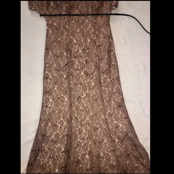 Beautiful champagne w/ gold sequins prom dress! 🥰 - Picture 6 of 11